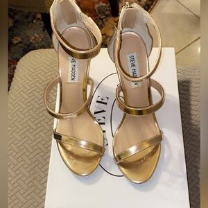 Steve Madden - Rose Gold “FEELYA” Sandal